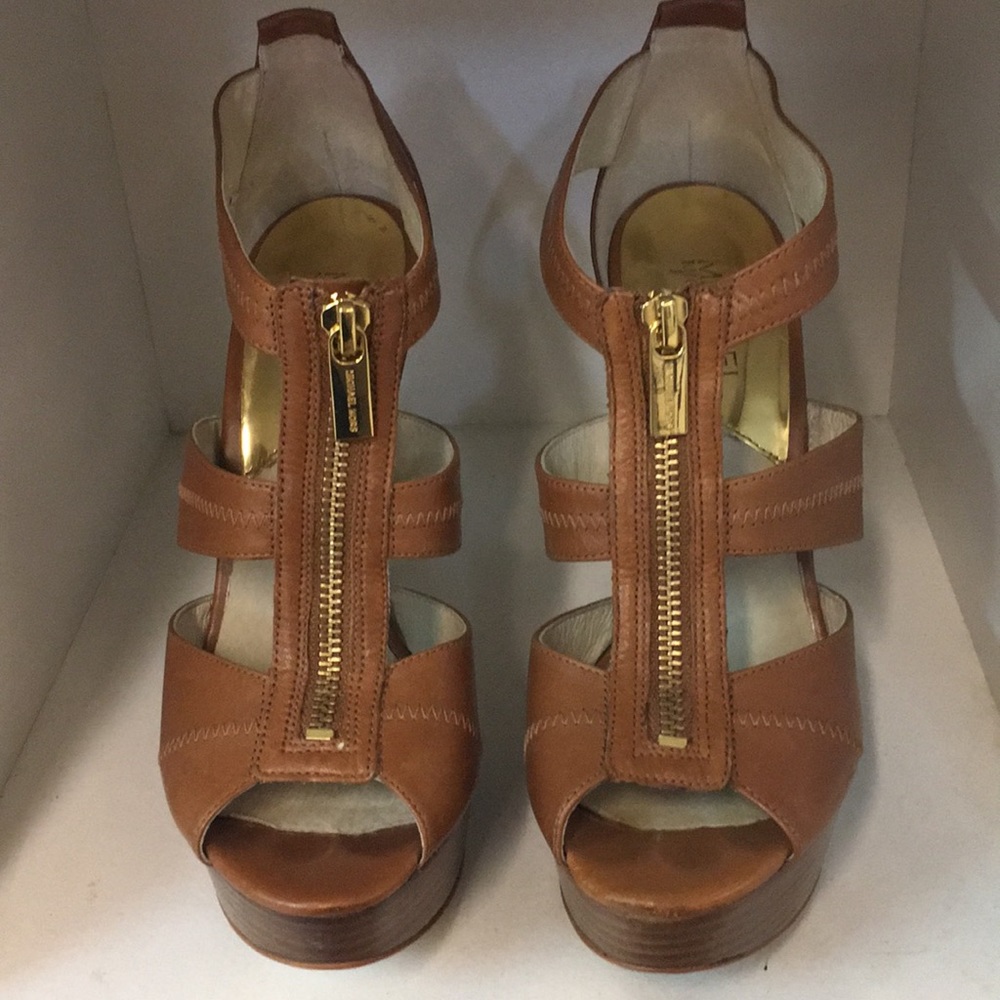 Heels - Picture 2 of 4